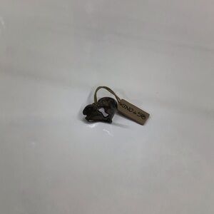 UNO de 50 Unique Heart-Shaped Stone ring